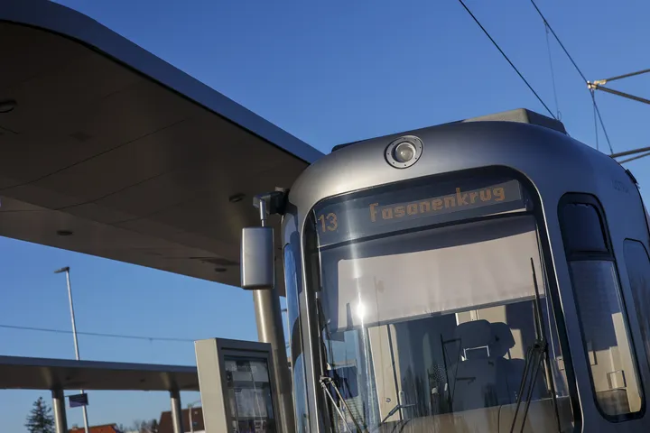 ÜSTRA TW2000 mit Zielanzeige Linie 13 Fasanenkrug