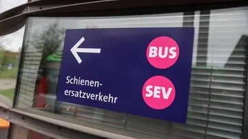 Stadtbahnlinien 3 und 7 - Ersatzverkehr mit Bussen zwischen „Wallensteinstraße“ und „Wettbergen“ wegen Bauarbeiten.