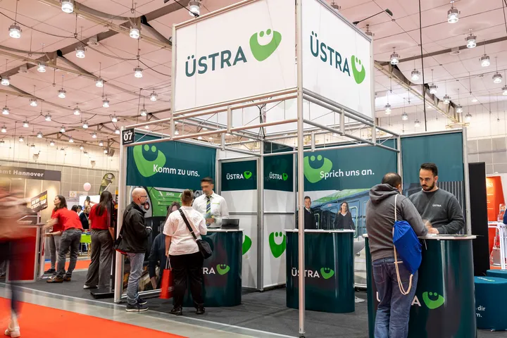 ÜSTRA Stand auf der Jobmesse im HCC