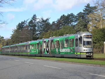 ÜSTRA Stadtbahn im Hannover 96 Design