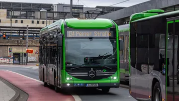Umleitungen auf den Buslinien 128 und 134 - Plathnerstraße bleibt wegen Sanierungsarbeiten an der Eisenbahnbrücke für Busse gesperrt