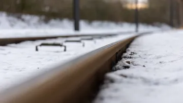 Stadtbahngleise im Schnee